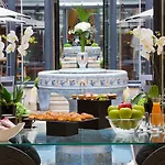 California Champs Elysees فندق 4*