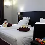 California Champs Elysees 4* باريس