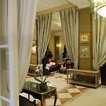 California Champs Elysees 4* باريس