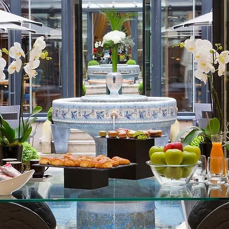 California Champs Elysées Hotel 4*