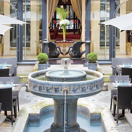 Hotel California Champs Elysées 4*