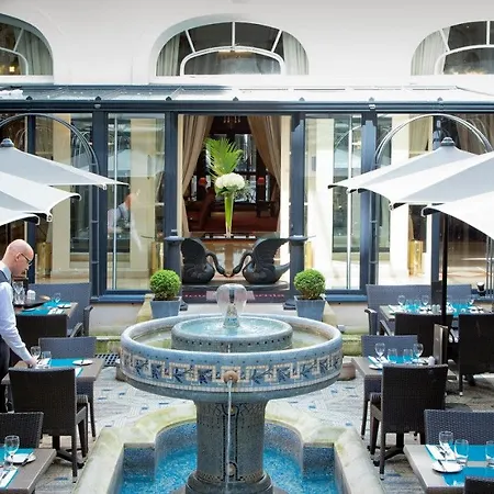 Hotel California Champs Elysees Paris