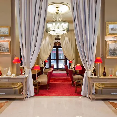 Hotell California Champs Elysees 4*