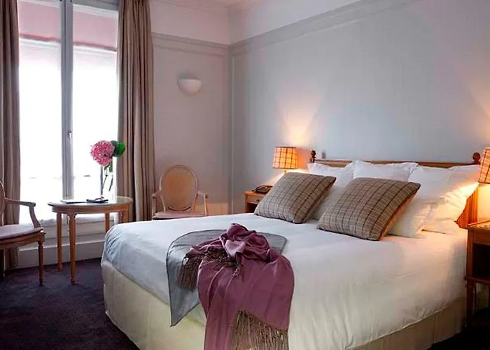 California Champs Elysees Hotel