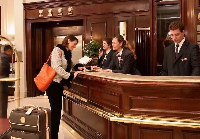 California Champs Elysees Hotel Paris