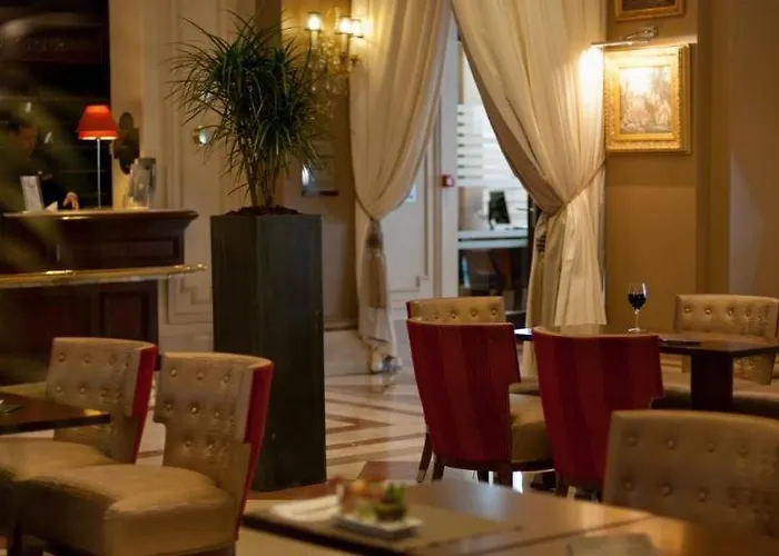 California Champs Elysees Paris