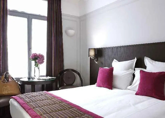 California Champs Elysees Hotell 4*