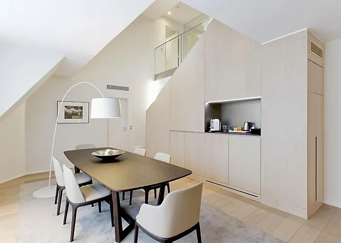 Hotel California Champs Elysees Paris