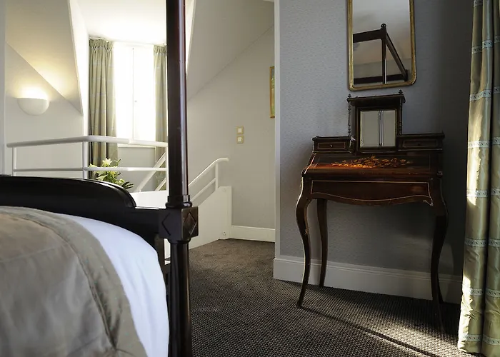 California Champs Elysees Hotel