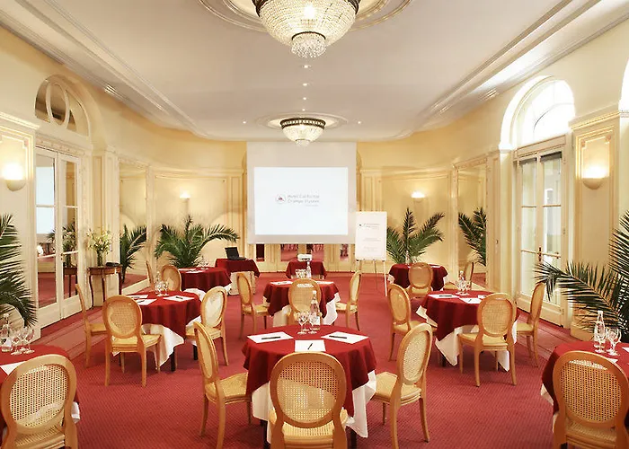 California Champs Elysees 4* Paris