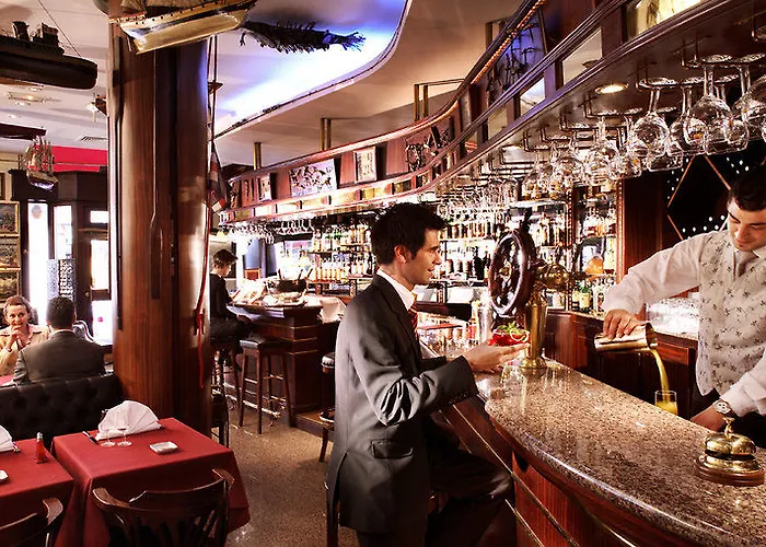 Hotell California Champs Elysees 4*