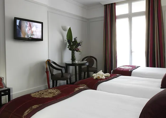 California Champs Elysees Hotell 4*