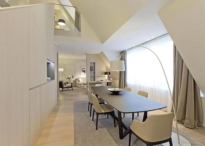 California Champs Elysees Paris