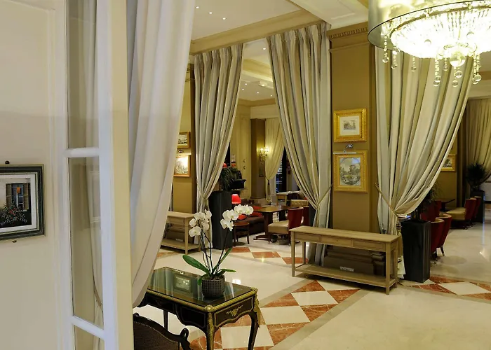 California Champs Elysees 4* Paris