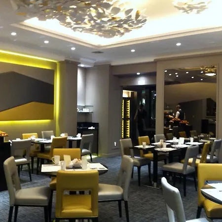 California Champs Elysees Hotell 4*