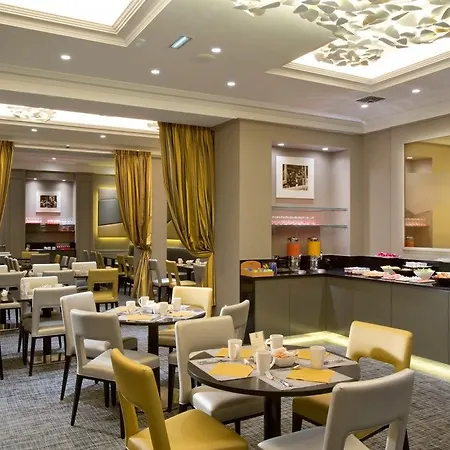 California Champs Elysees Hotell 4*