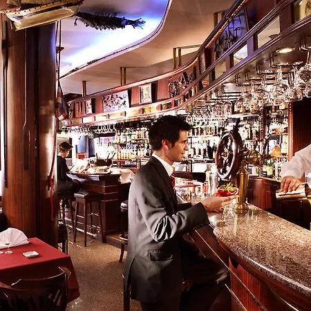 Hotell California Champs Elysees 4*