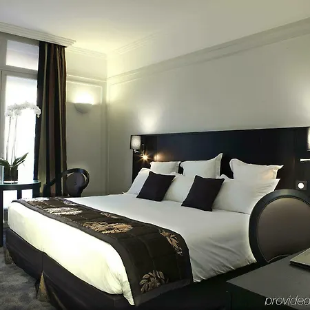 California Champs Elysees Hotell 4*